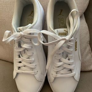 White Puma Leather Tennis Shoes